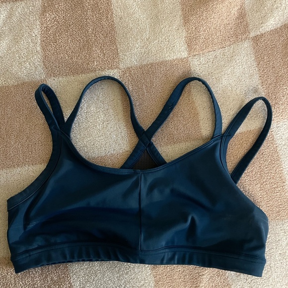 Oiselle Strappy sports bra. Tagged size 8 - Picture 2 of 6
